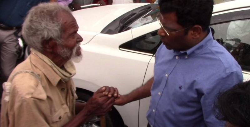 பிச்சை எடுத்த முதியவர் - கருணை காட்டிய ஆட்சியர்