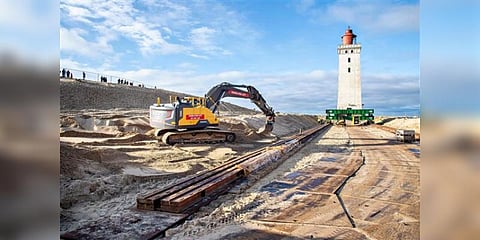 நகர்த்தி வைக்கப்படும் கலங்கரை விளக்கம் - டென்மார்க் ஆச்சரியம்