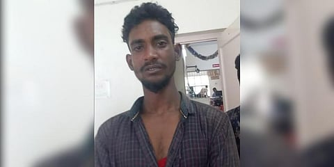 குடிப்பதற்கு இடையூறாக இருந்ததாக சிசிடிவி கேமரா உடைப்பு - கும்பலுக்கு வலைவீச்சு