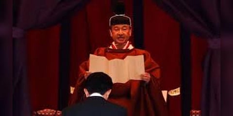 ஜப்பான் புதிய மன்னராக அரியணையில் அமர்ந்தார் நருஹிட்டோ