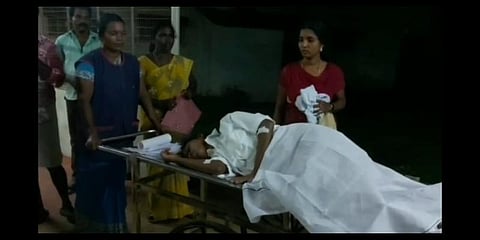 டியூசன் ஆசிரியையிடம் தவறாக நடக்க முயன்ற மாணவன் - கத்தியால் குத்திவிட்டு தப்பியோட்டம்