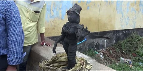 கால்வாயில் இருந்து மீட்கப்பட்ட அம்மன் சிலை - கடத்தல் கும்பலின் பதுக்கல் ?