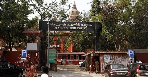 மருத்துவ மாணவர்களின் கைரேகைப் பதிவுகளை வழங்க உத்தரவு