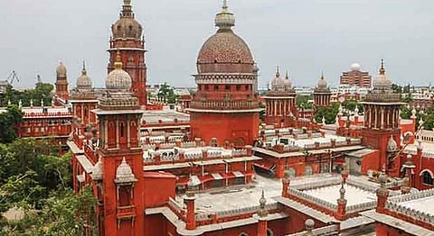 படிப்பை கைவிட்ட மாணவர்களிடம் உதவிக் தொகையை வசூலிக்க நடவடிக்கை: தமிழக அரசு