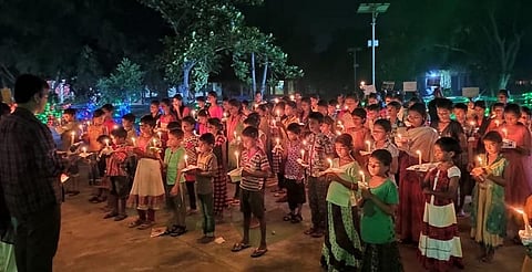 குழந்தை சுர்ஜித்திற்காக நாகையில் 200-க்கும் மேற்பட்ட குழந்தைகள் பிரார்த்தனை..!