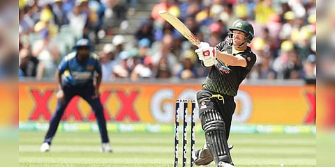 டேவிட் வார்னர் அபார சதம்: இலங்கையை மிரட்டியது ஆஸி!