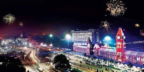 அனுமதித்த நேரத்தை தாண்டி பட்டாசு வெடிப்பு : சென்னையில் 115 வழக்குகள் பதிவு