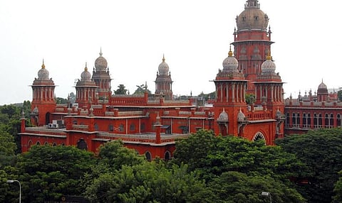 உயிர் பலி ஏற்பட்டால்தான் அரசு நடவடிக்கை எடுக்குமா?: உயர்நீதிமன்றம்