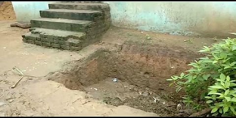 கழிவுநீர் தொட்டிக்காக வெட்டப்பட்ட குழியில் விழுந்து குழந்தை உயிரிழப்பு