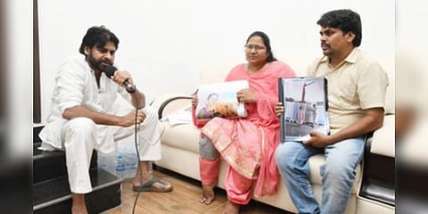 “பள்ளிக்கூடமே என் மகளை பாலியல் வன்முறை செய்து கொன்றது நியாயமா?” - பெற்றோர் வேதனை