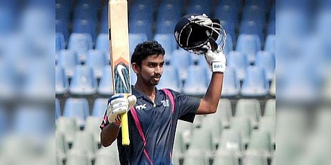 தியோதர் டிராபி: தமிழக வீரர் அபராஜித் அபாரம், பி அணி 302 ரன்கள் குவிப்பு