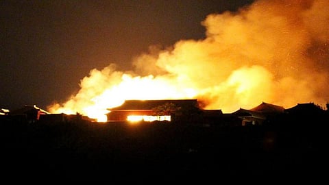 ஜப்பானில் உள்ள புகழ்பெற்ற அரண்மனையில் தீ விபத்து