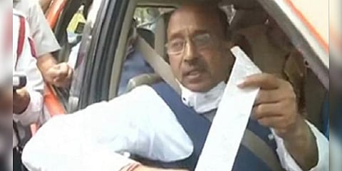 சாலை விதியை மீறிய பாஜக முன்னாள் அமைச்சர் - காவலர்களுடன் வாக்குவாதம்