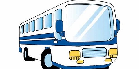 “4 கி.மீ சுற்றி சென்றாலும் ஊருக்குள் பேருந்து வருவதில்லை” - கிராம மக்கள் வேதனை