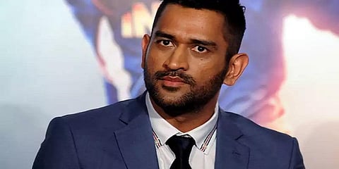 பகலிரவு டெஸ்ட் போட்டி - சிறப்பு வர்ணனையாளராகும் தோனி?