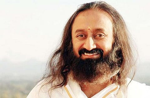 அயோத்தி தீர்ப்பின்போது மக்கள் கட்டுப்பாடுடன் இருக்க வேண்டும்: ஸ்ரீ ஸ்ரீ ரவிசங்கர்