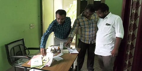 10-ஆம் வகுப்பு படித்துவிட்டு 10 வருடம் தோல் சிகிச்சை : போலி மருத்துவர் கைது