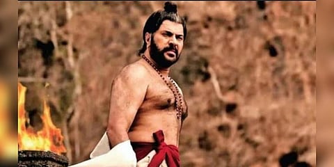 ‘மனைவியுடன்தான் முதல் நாள்..முதல் ஷோ’ - திருமணத்தை முன்கூட்டியே செய்த மம்மூட்டி ரசிகர்!