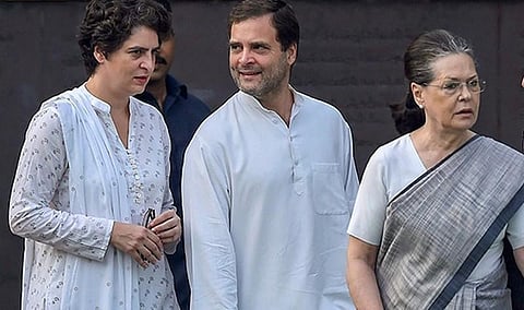 சோனியா காந்தி, ராகுல், பிரியங்கா ஆகியோருக்கான சிறப்பு பாதுகாப்பு வாபஸ்?