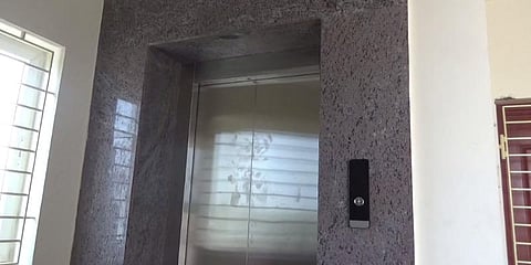 லிப்ட் பொருத்தும்போது பாய்ந்த மின்சாரம் : சென்னையில் ஒருவர் உயிரிழப்பு