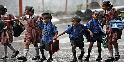 மழை : தருமபுரியில் பள்ளிகளுக்கு இன்று விடுமுறை