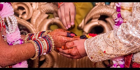 ’இப்பவும் போதையா?’ திருமணம் முடிந்த சில நிமிடங்களில் விவாகரத்து!