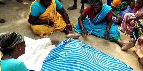 பள்ளி வேன் மோதி 2 வயது சிறுவன் உயிரிழப்பு