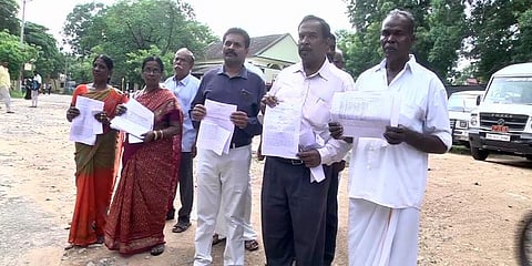 போலி கையெழுத்திட்டு வைப்புத் தொகையில் கடன் - வங்கி சேமிப்பாளர்கள் அதிர்ச்சி