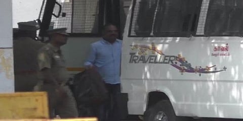 பரோலில் வெளியே வந்தார் பேரறிவாளன்