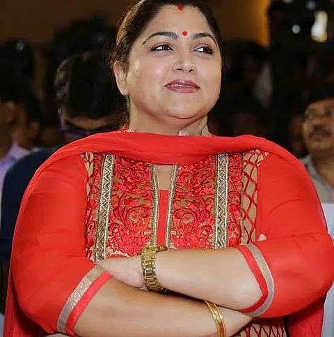 ட்விட்டரில் இருந்து வெளியேறிய குஷ்பூ ! காரணம் என்ன ?