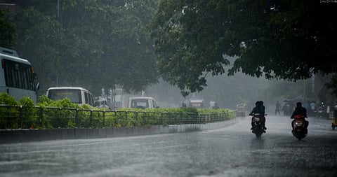 அடுத்த 24 மணி நேரத்திற்குள் மழை பெய்ய வாய்ப்பு : வானிலை மையம்