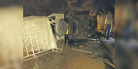 பேருந்து-வேன் பயங்கர மோதல்: 7 பேர் உயிரிழப்பு!