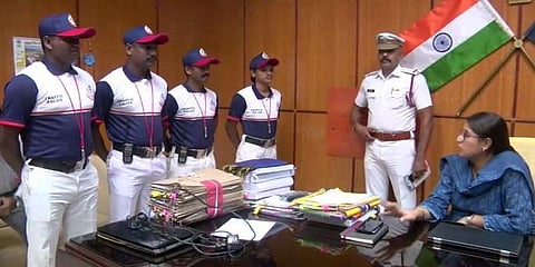“வார இறுதி நாட்களில் மட்டும் டிராபிக் போலீசாருக்கு டி-சர்ட்” - புதுச்சேரி காவல்துறை