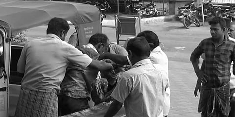 ஆட்டோ ஓட்டுநர்கள் இடையே தொழிற்போட்டி - ஒருவருக்கு அரிவாள் வெட்டு