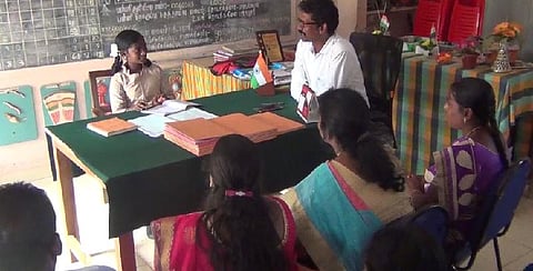 ஒருநாள் தலைமையாசிரியரான அரசுப் பள்ளி மாணவி