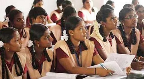 “பள்ளிகளில் ஒவ்வொரு பாடவேளை முடிந்ததும் தண்ணீர் அருந்த 10 நிமிடங்கள்”- செங்கோட்டையன்..!