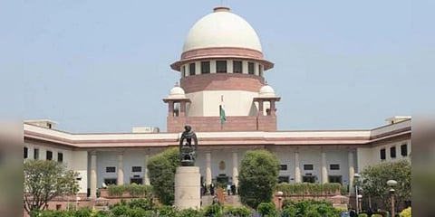 தமிழகம் முழுக்க பேனர் வைக்க தடை கோரிய வழக்கை தள்ளுபடி செய்த உச்சநீதிமன்றம்