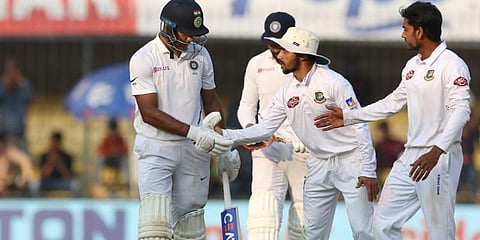 2ஆம் நாள் முடிவில் இந்திய அணி 493-6 : ஒரே நாளில் 407 ரன்கள் குவிப்பு