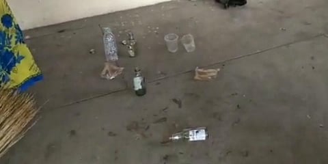 மதுப்பிரியர்களால் ‘பார்’ ஆன பள்ளி - மாணவர்கள் கடும் அவதி..!