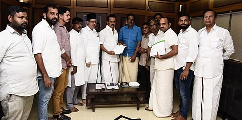 “ஐஐடி மாணவி மரணத்தில் மர்மங்கள்..!” - பாத்திமா தந்தையை சந்தித்த பின் ஸ்டாலின் ட்வீட்