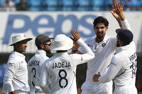 பங்களாதேஷ் 4 விக்கெட்டுகளை இழந்து திணறல் !