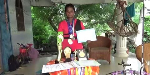 தேசிய வில்வித்தை போட்டி - வெள்ளி பதக்கம் வென்ற மாமல்லபுரம் பள்ளி மாணவி