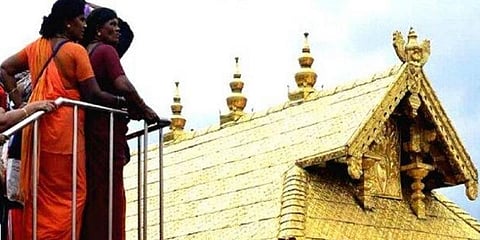 சபரிமலை ஐயப்பன் கோயிலில் நடை திறப்பு - 10 பெண்கள் தடுத்து நிறுத்தம்