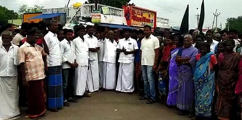 விழுப்புரத்தில் சேர்க்கக் கோரி பெரியசெவலை மக்கள் மீண்டும் போராட்டம்