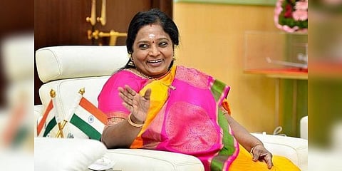 "தெலங்கானாவில் இருந்தாலும் தமிழகத்தில் நடப்பதை கவனிக்கிறேன்" - ஆளுநர் தமிழிசை