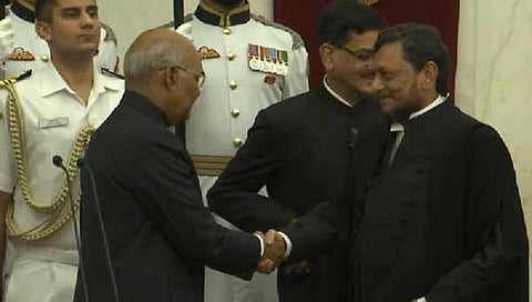 உச்ச நீதிமன்றத்தின் தலைமை நீதிபதியாக எஸ்.ஏ.பாப்டே பதவியேற்பு