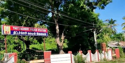 காதலுக்கு எதிர்ப்பு - பெற்ற மகளை கொளுத்தி தற்கொலைக்கு முயன்ற தாய்