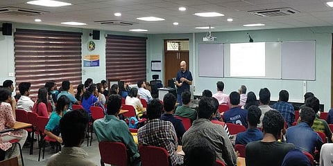 உதவிப் பேராசிரியர் பணிக்கு விண்ணப்பிக்க தயாரா?