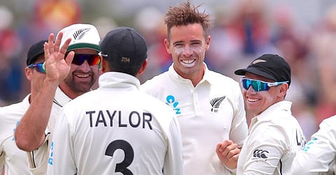 இங்கிலாந்துக்கு எதிரான டெஸ்ட்: நியூசிலாந்து அணி நிதான ஆட்டம்