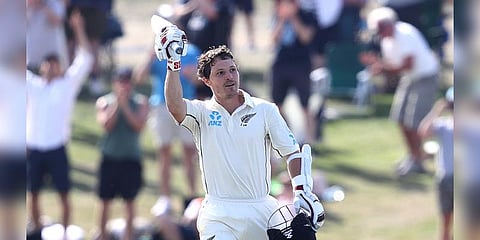 இங்கிலாந்துக்கு எதிரான டெஸ்ட்: நியூசி. வீரர் வாட்லிங் அபார சதம்!